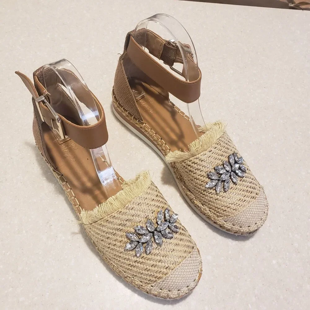 Crown Women's Vintage Bonfire 3 Brown Woven Embellished Size 7.5M